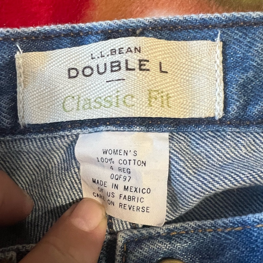 L.L. Bean double L classic fit size 4 jeans - Picture 2 of 5